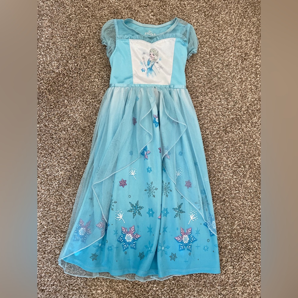 Disney Elsa nightgown 6/6x